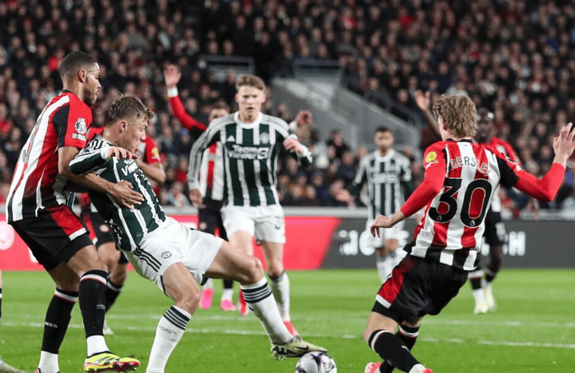 乐鱼体育移动版-英超激烈开战，精彩反击和神级扑救轮番上演