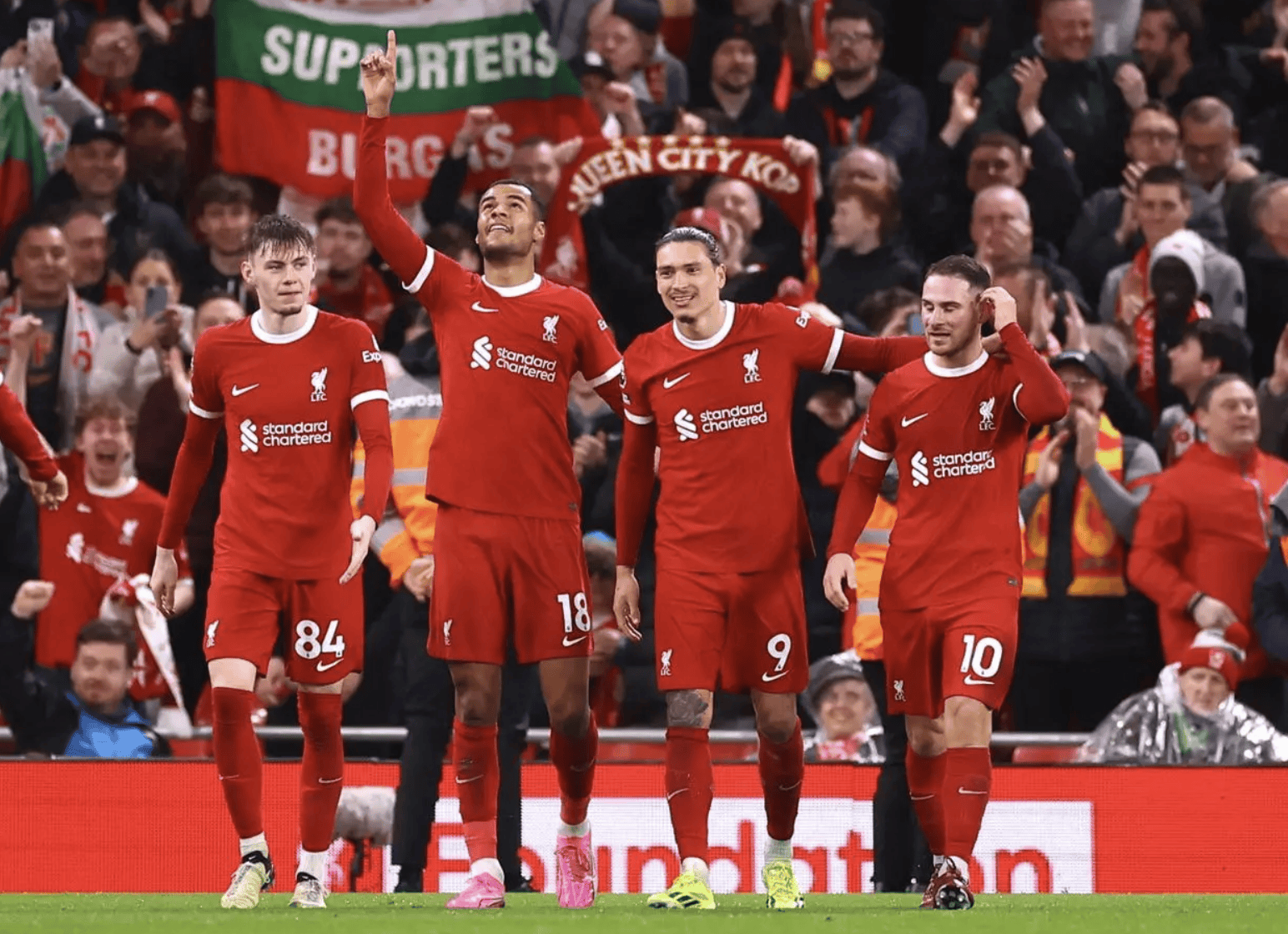 Leyu-乐鱼体育-英超赛季中，最惊心动魄的逆转比赛回顾